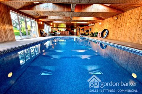 Woodside Close, Ferndown BH22 5 bed detached house for sale