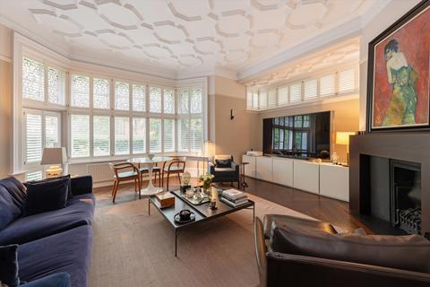 Heath Drive, London, NW3. 2 bed flat for sale
