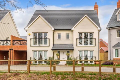 Lakeview Lane, Mytchett, Camberley 4 bed detached house for sale