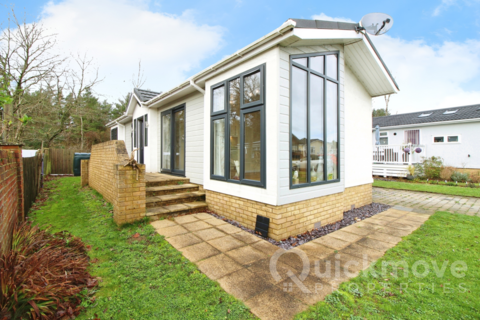 Bordon, Hampshire, GU35 2 bed park home for sale