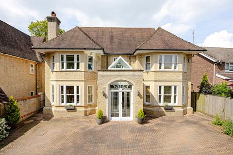 6 bedroom detached house for sale