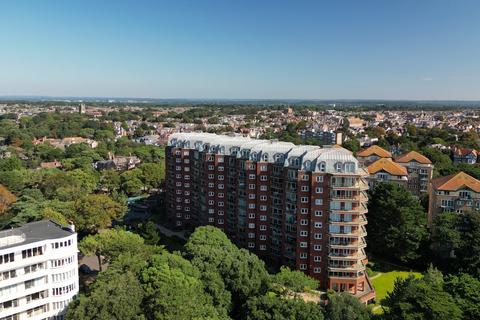 Manor Road, East Cliff, Bournemouth BH1 3 bed apartment for sale