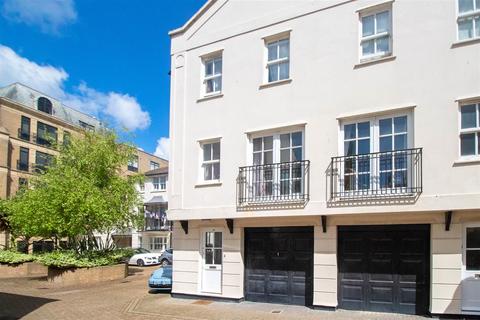 Russell Mews, Brighton 2 bed townhouse for sale