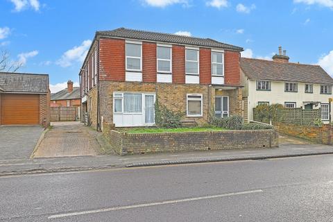 High Street, Ongar, CM5 2 bed flat for sale