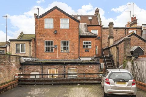 Chesham,  Buckinghamshire,  HP5 2 bed flat for sale