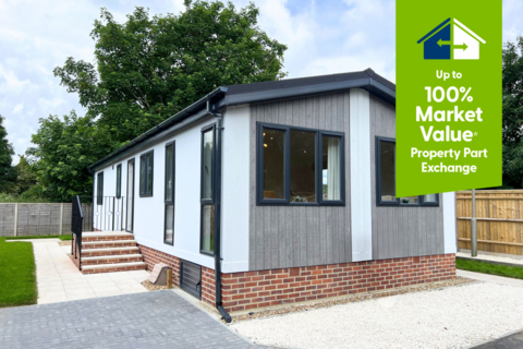 Chertsey, Surrey, KT16 2 bed park home for sale