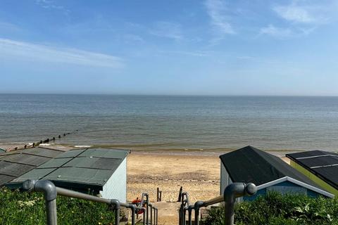 Walton on the Naze 5 bed detached house for sale
