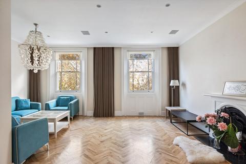 3 bedroom flat for sale