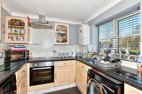 Oakham Drive, Lydd, Romney Marsh, Kent 2 bed semi