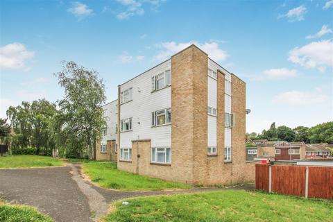 Mayfield Gardens, Brentwood 2 bed apartment for sale