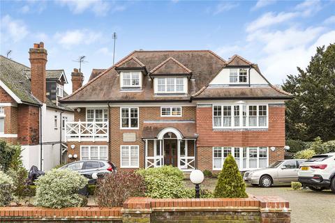 Crescent East, Hadley Wood, EN4 3 bed penthouse for sale