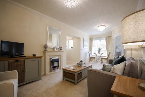North Close, Lymington, SO41 1 bed apartment for sale