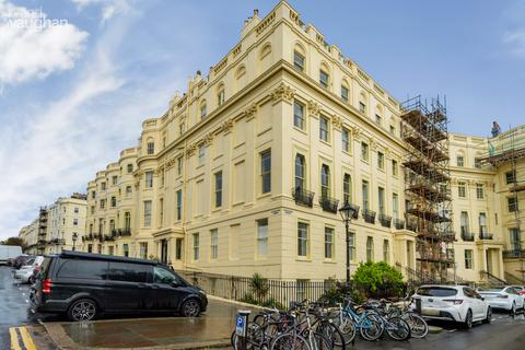 Brunswick Square, Hove, East Sussex, BN3 2 bed flat for sale