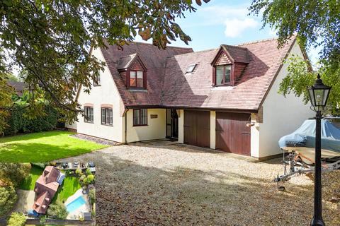 6 bedroom detached house for sale