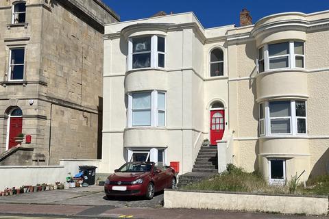 Esplanade, Burnham