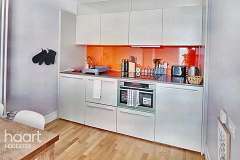 Shires Lane, Leicester 1 bed apartment for sale