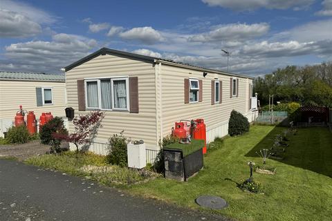 Lower Apperley GL19 2 bed park home for sale
