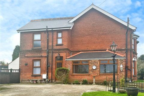 Medina Avenue, Newport, Isle of Wight 3 bed detached house for sale