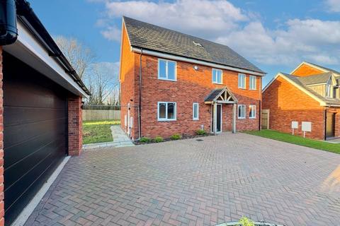 Lodge Close, Off Vicarage Lane, Long... 5 bed detached house for sale