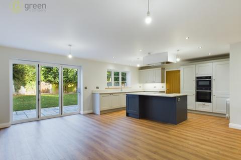 Elizabeth Grove, Tamworth B79 4 bed detached house for sale