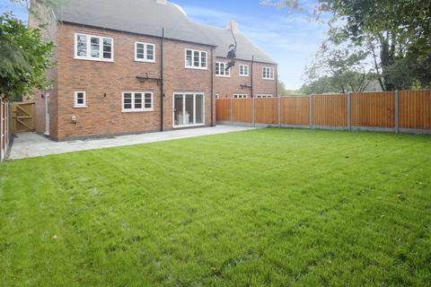 Elizabeth Grove, Tamworth B79 4 bed detached house for sale
