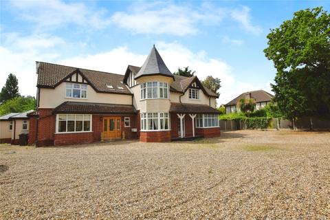 6 bedroom detached house for sale