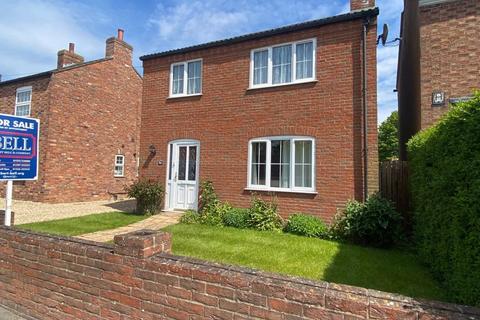 32a Lincoln Road, Horncastle 3 bed detached house for sale