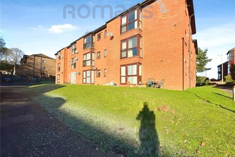 Yeovil Close, Farnborough, Hampshire 2 bed apartment for sale