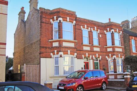 Prices Avenue, Cliftonville, Margate 6 bed semi