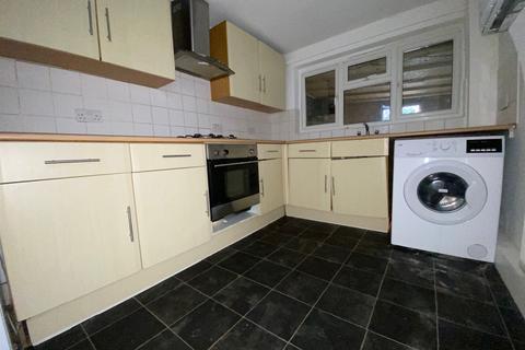 Elm Park Road, Leyton 2 bed terraced house for sale