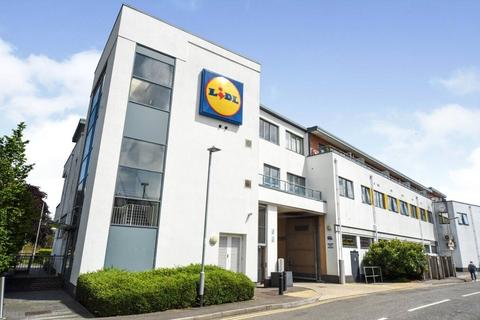 Headley Road, Woodley, Reading 1 bed apartment for sale