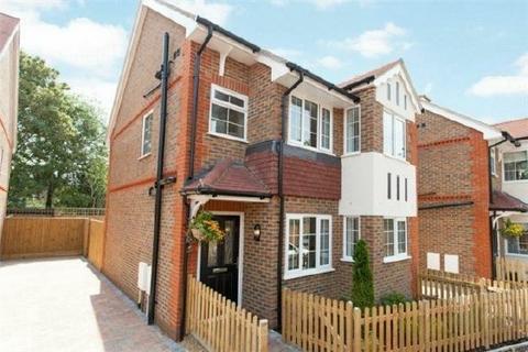 Edwards Court, Bourne End SL8 4 bed detached house for sale