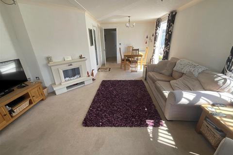 Elm Way, Hayes Country Park... 2 bed park home for sale