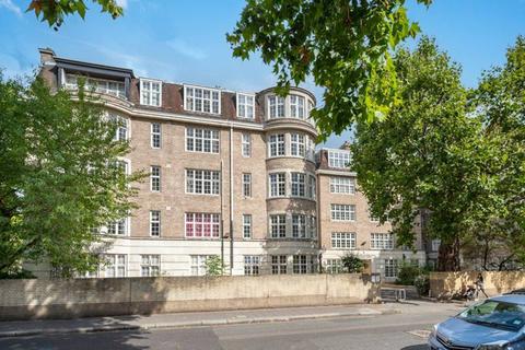 Porchester Gardens, Queensway... 1 bed flat for sale