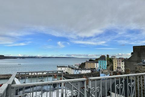 Tudor Square, Tenby, SA70 3 bed maisonette for sale