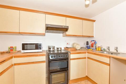 Victoria Road North, Southsea, Hampshire 2 bed apartment for sale