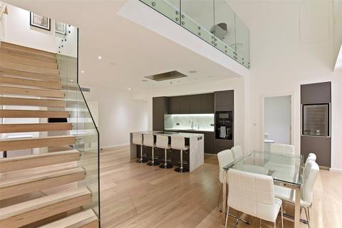 Lovat Lane, City Of London 2 bed flat for sale