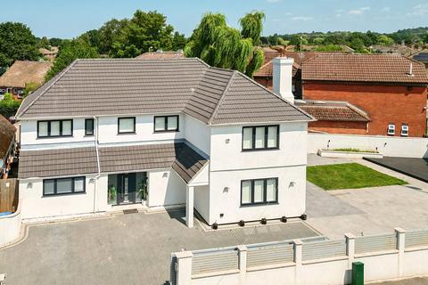Minley Road, Farnborough, Hampshire... 6 bed detached house for sale