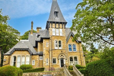 Weetwood Manor, Weetwood Court, Leeds 2 bed apartment for sale