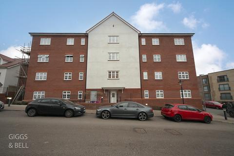 Armstrong Road, Luton, Bedfordshire, LU2 1 bed apartment for sale