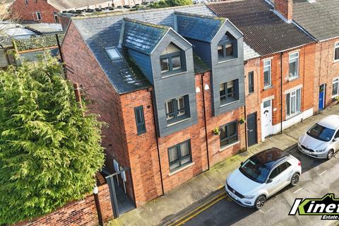Mill Road, Lincoln, Lincolnshire, LN1 3 bed semi