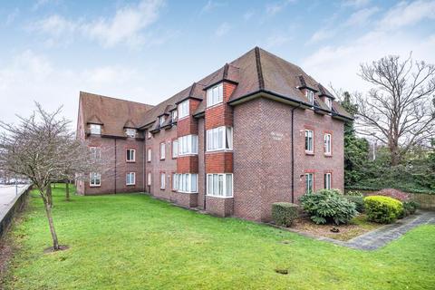 Birnbeck Court, Finchley Road, NW11 1 bed apartment for sale