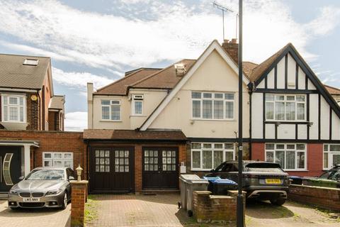 6 bedroom semi-detached house for sale