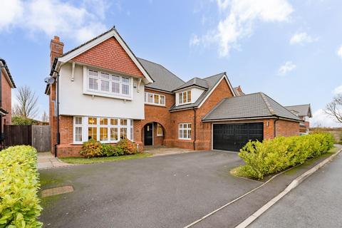 5 bedroom detached house for sale