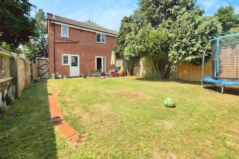 Shannon Road, Bicester OX26 3 bed semi