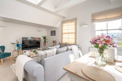 Rosslyn Hill, Hampstead, London, NW3 1 bed flat for sale