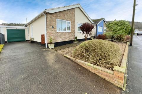 2 bedroom detached bungalow for sale