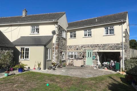 Ruan Minor, Nr Cadgwith TR12 3 bed semi