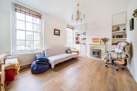Riverside Gardens, Hammersmith... 2 bed flat for sale