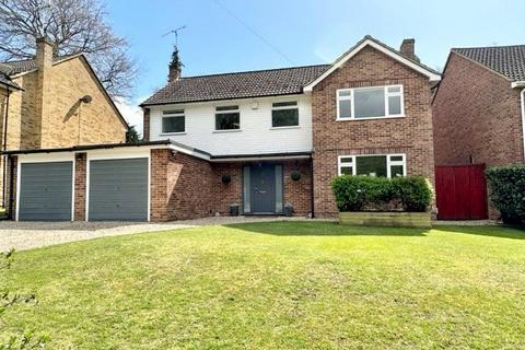 Iberian Way, Camberley, Surrey 4 bed detached house for sale